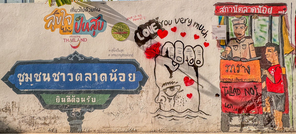 Talat Noi Street Art adornes the lanes & soi's of this area