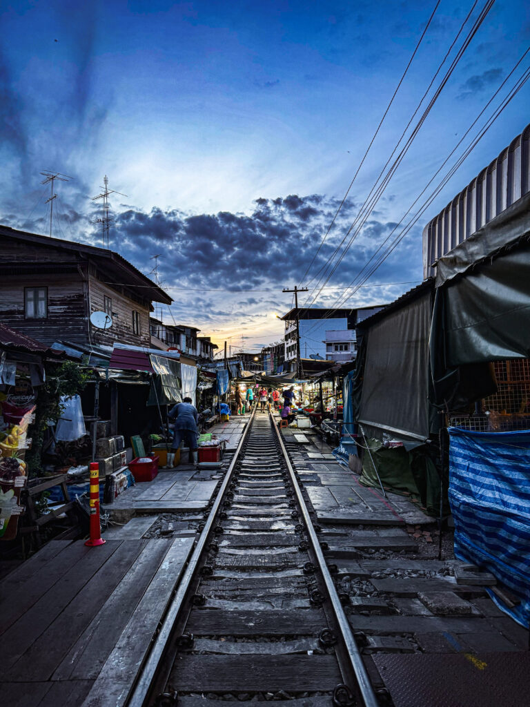 MaeKlong Trains